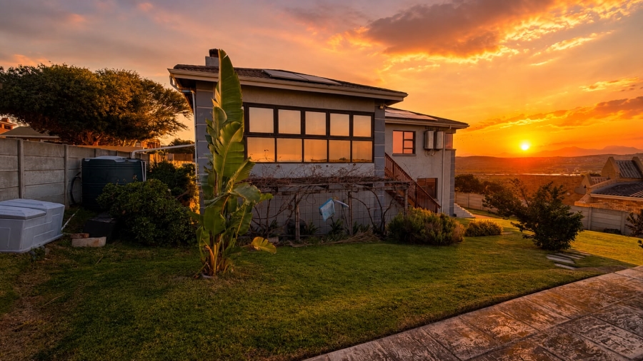 4 Bedroom Property for Sale in Hartenbos Heuwels Western Cape